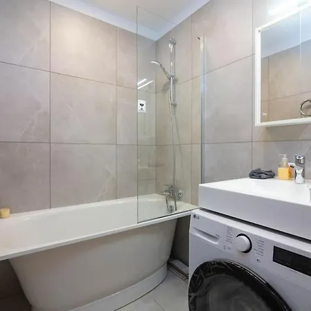 Elegant 2-bedroom Retreat Near Old Town Riga