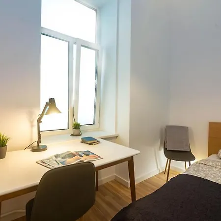 Elegant 2-bedroom Retreat Near Old Town شقة
